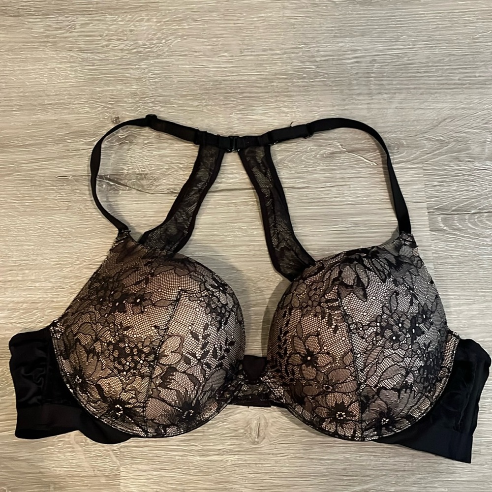 Like New 36B Victoria’s Secret Black Lace Very Sexy Push-Up Bra